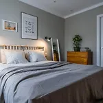 Domillion New Duplex 12ppl Balconies Free Park N2a *