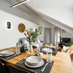 Domillion New Duplex 12ppl Balconies Free Park N2a