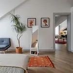 Butas Domillion New Duplex 12ppl Balconies Free Park N2a