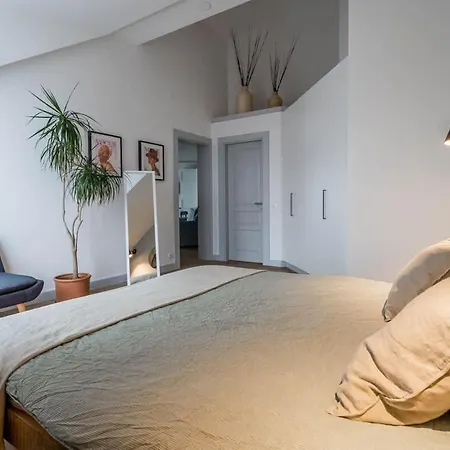 Domillion New Duplex 12ppl Balconies Free Park N2a Apartment *