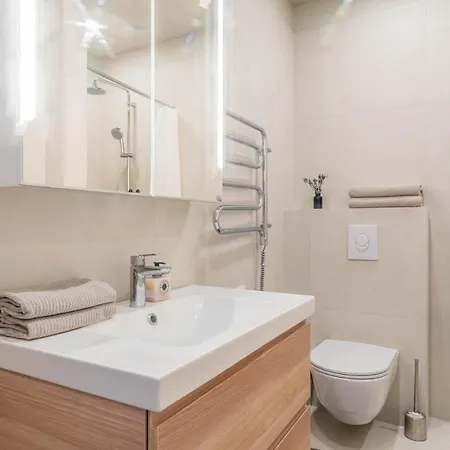 Domillion New Duplex 12ppl Balconies Free Park N2a *