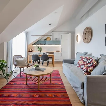 Domillion New Duplex 12ppl Balconies Free Park N2a